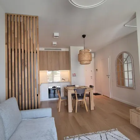 Luxurious Cinnamon Apartment, Self Check-in 24h, Free Parking, Air-conditioning Апартаменти