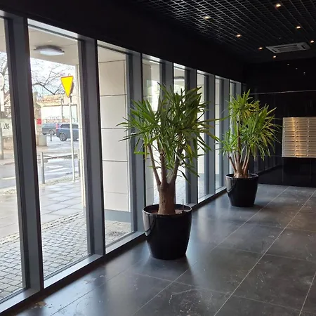 Luxurious Cinnamon Apartment, Self Check-in 24h, Free Parking, Air-conditioning *