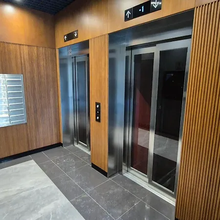 Luxurious Cinnamon Apartment, Self Check-in 24h, Parking, Air-conditioning *