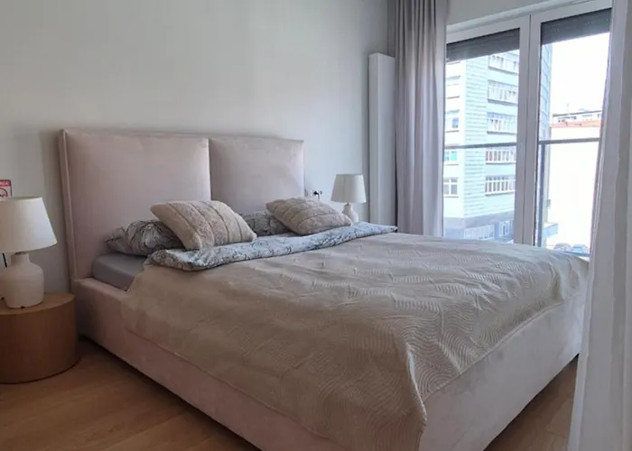 Luxurious Cinnamon Apartment, Self Check-in 24h, Free Parking, Air-conditioning Lejlighed *