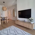 Luxurious Cinnamon Apartment, Self Check-in 24h, Free Parking, Air-conditioning Apartmán