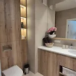 Luxurious Cinnamon Apartment, Self Check-in 24h, Free Parking, Air-conditioning