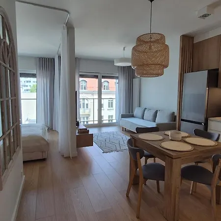 Luxurious Cinnamon Apartment, Self Check-in 24h, Free Parking, Air-conditioning Апартаменты *